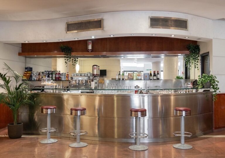 bar13