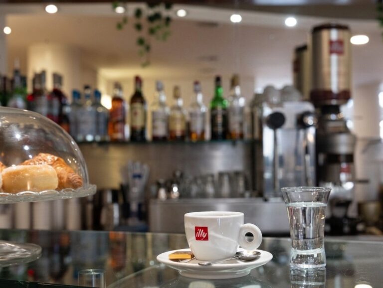 bar8